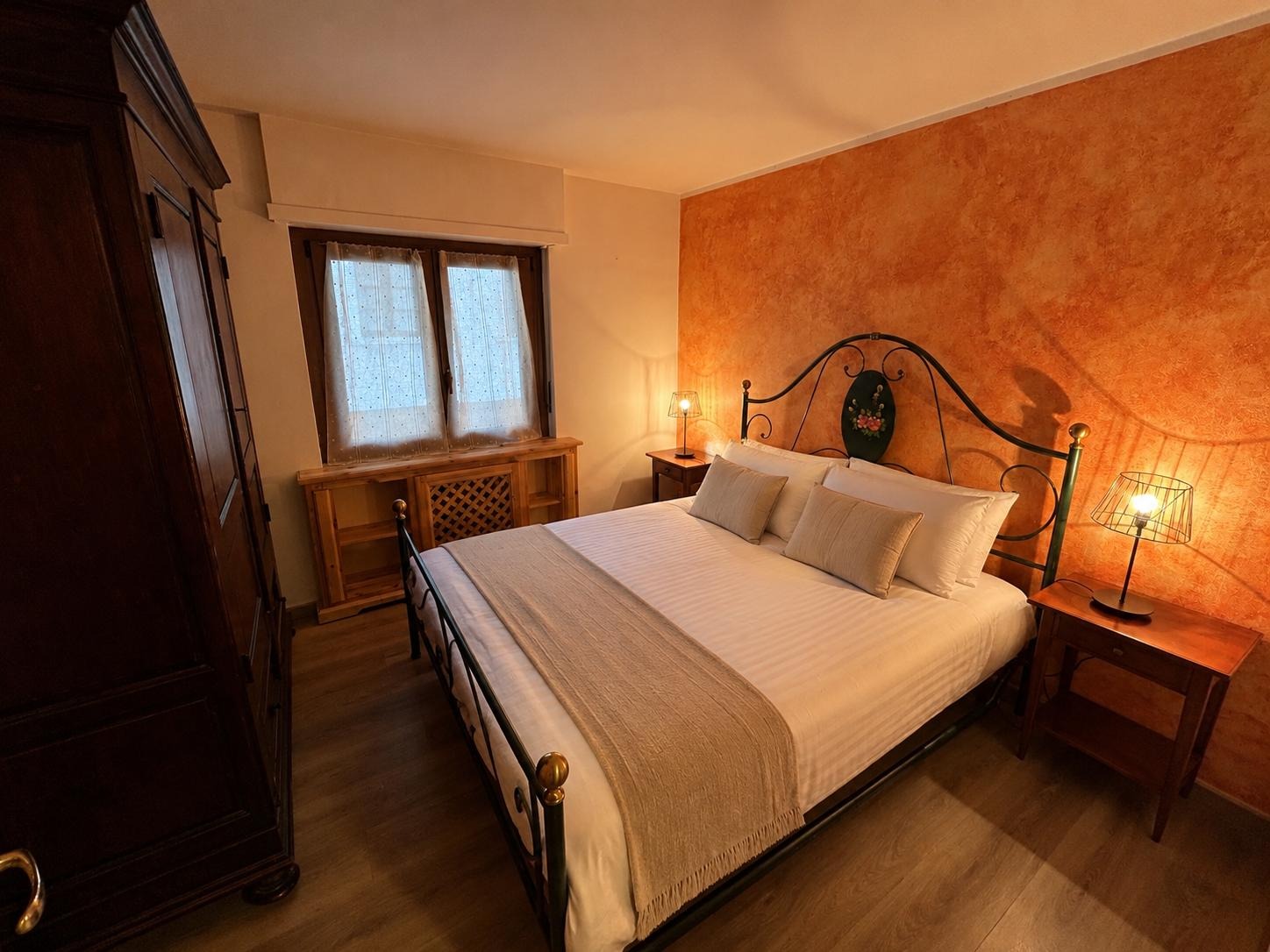 Bedroom with double bed